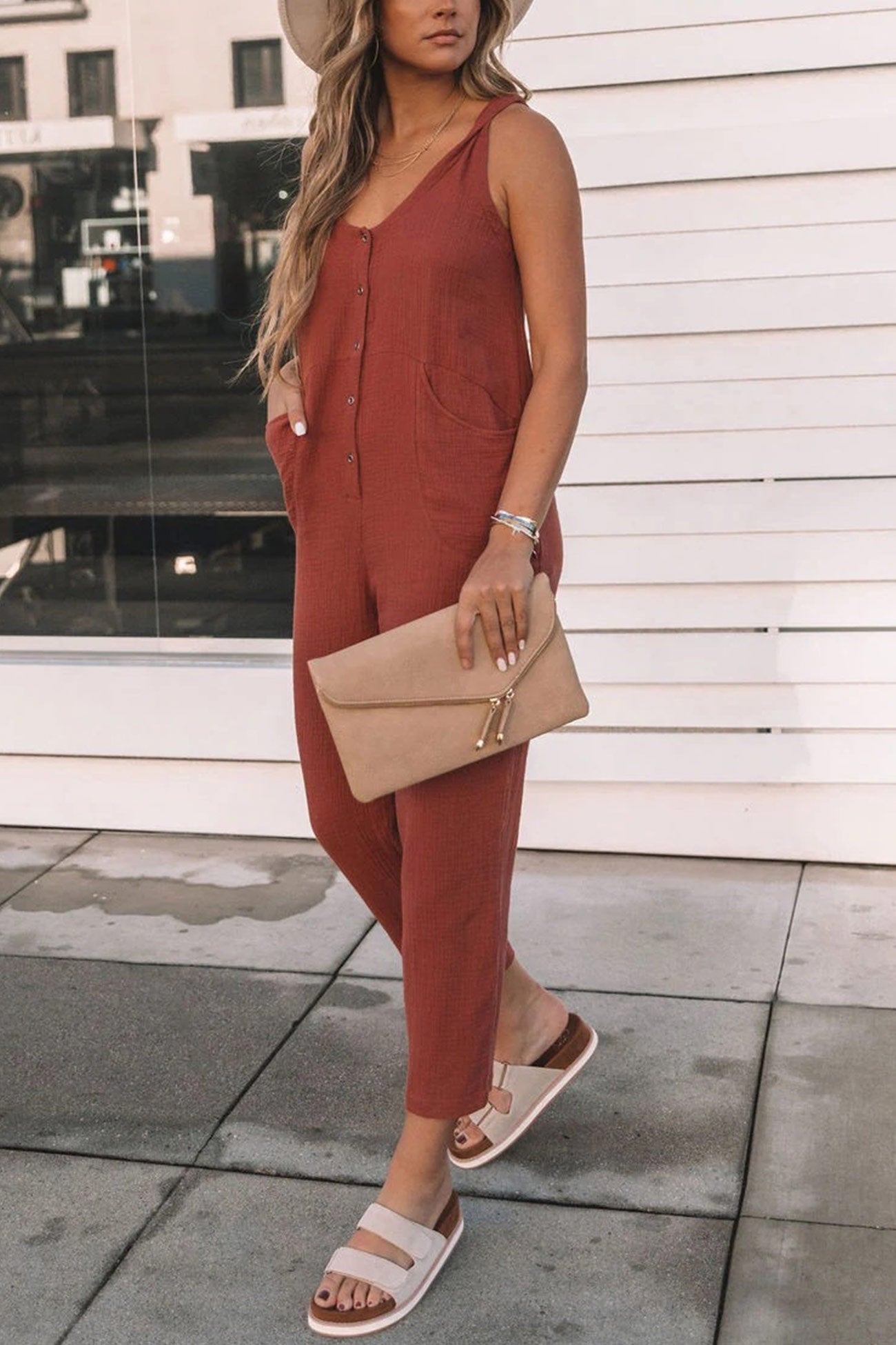 Ärmelloser Jumpsuit mit Knopfleiste und Hoher Taille