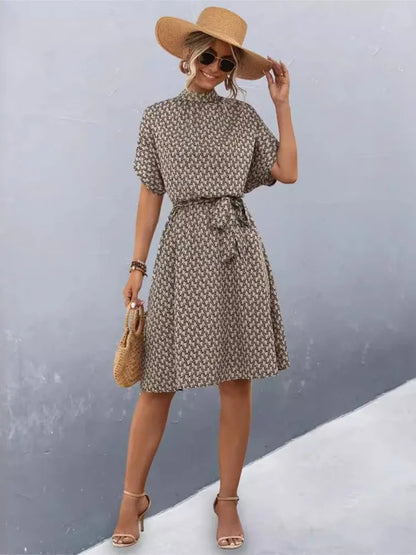 Bella - Khakifarbenes Wickelkleid mit Gürtel