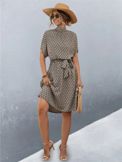 Bella - Khakifarbenes Wickelkleid mit Gürtel