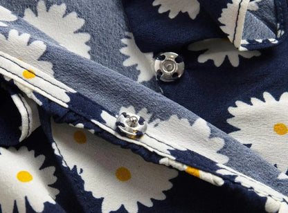 Greta - Marineblaues Rüschen-Wickelkleid