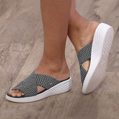 Bequeme Beige Geflochtene Slipper - Sommerglück