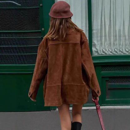 Weicher, eleganter damenmantel mit praktischen taschen – damen