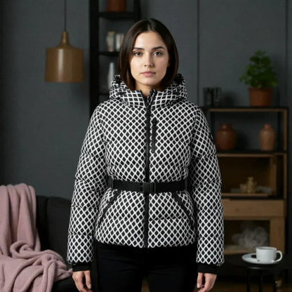 Gefütterte damen-steppjacke mit gürtel und kapuze – damen