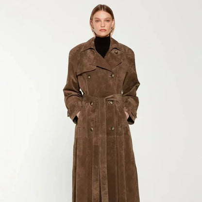 Eleganter, klassischer trenchcoat aus wildleder für damen