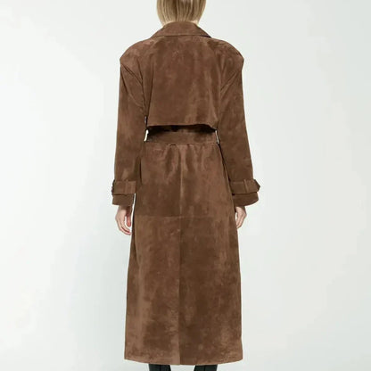 Eleganter, klassischer trenchcoat aus wildleder für damen