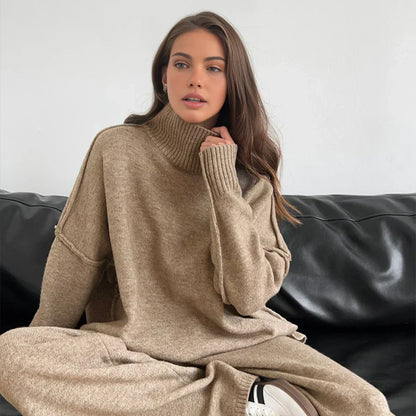 Gemütliches strick-rollkragen-set für damen