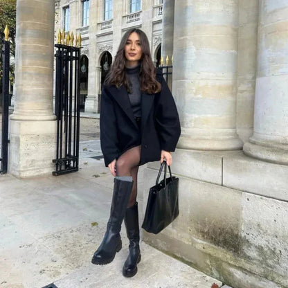 Oversize-wollmantel für damen – trendiger herbsttrend