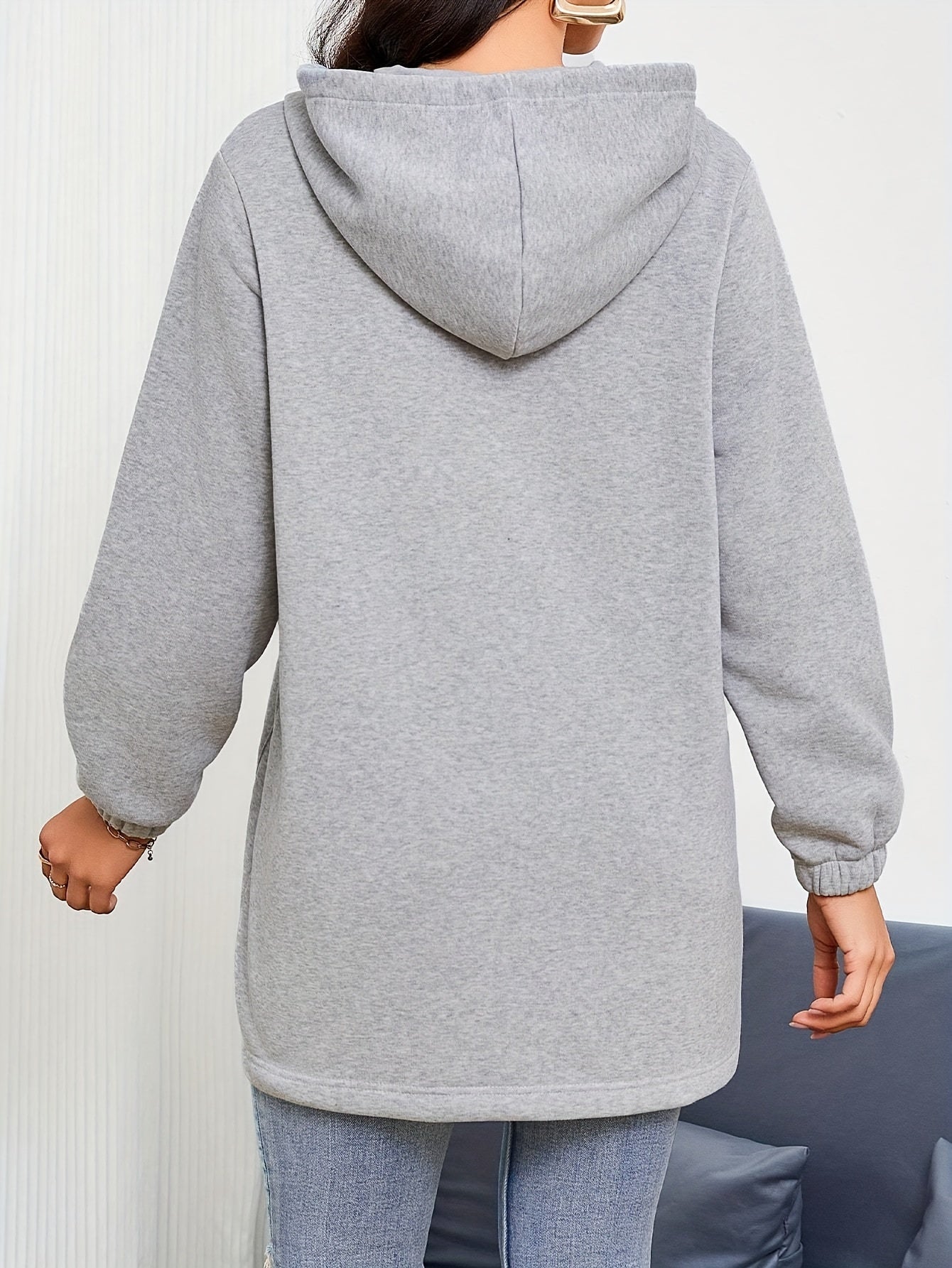 Einfarbiger Kapuzenpullover mit Kordelzug und Taschen