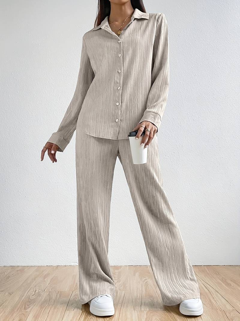 Stilvoller Freizeit-Set mit plissiertem Design