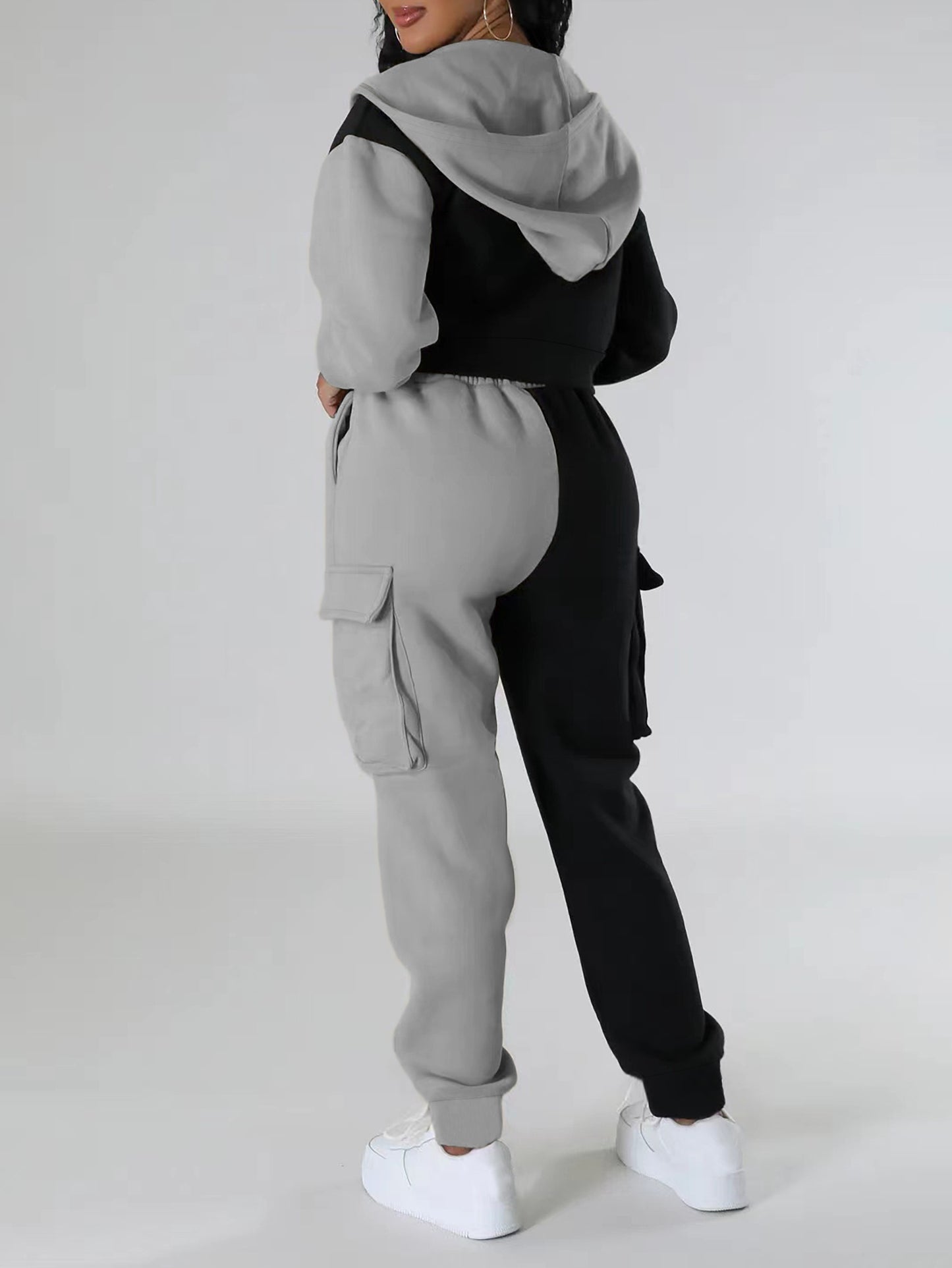 Trendiger Color-Blocking Zweiteiler mit Kapuze