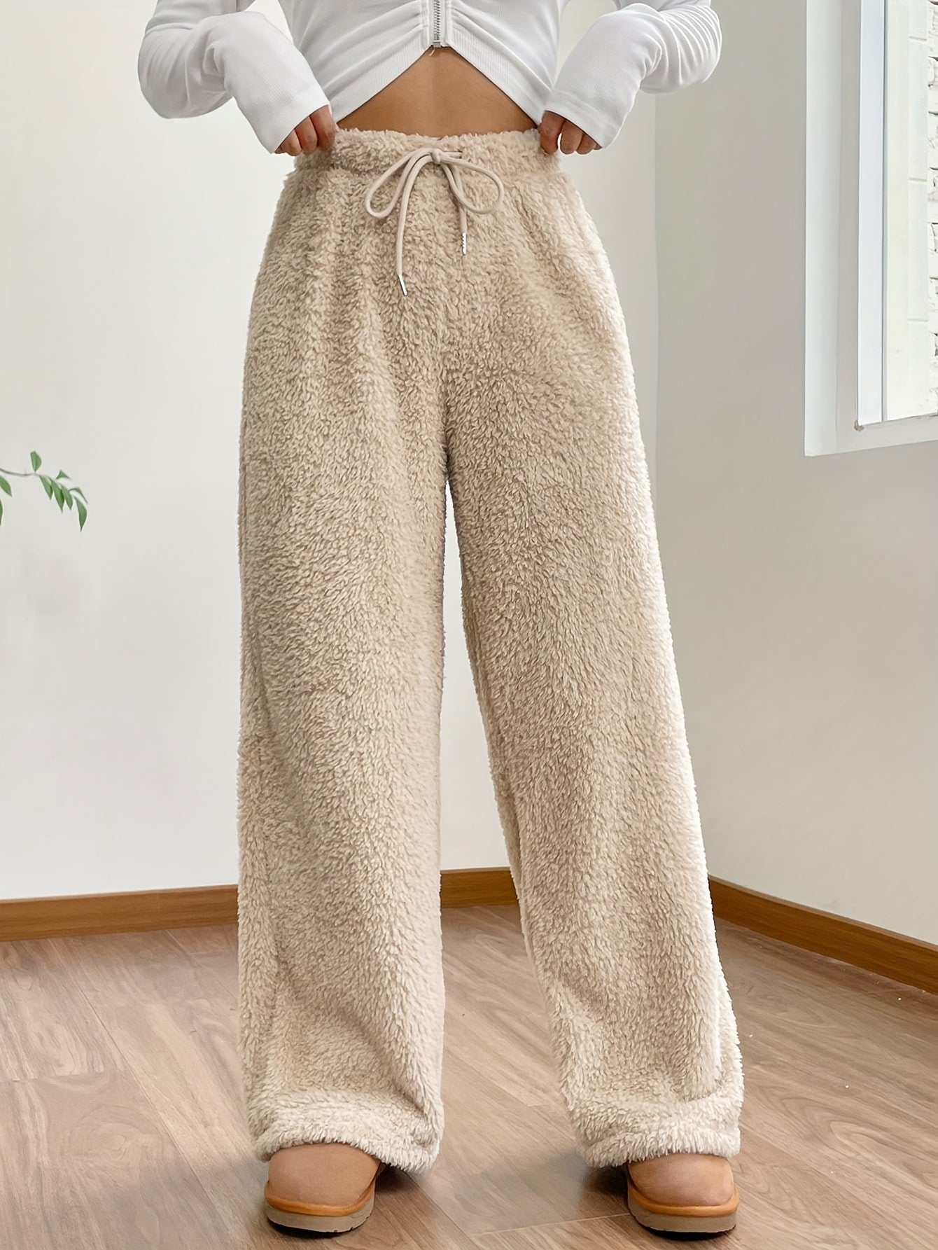 Flauschige Weite Hose mit Kordelzug – Beige