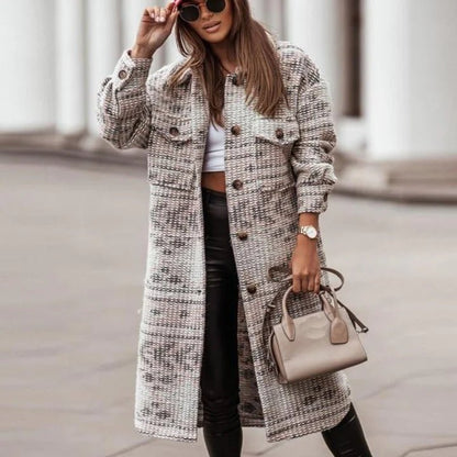 Schwarzer Retro-Mantel mit Muster - Clara