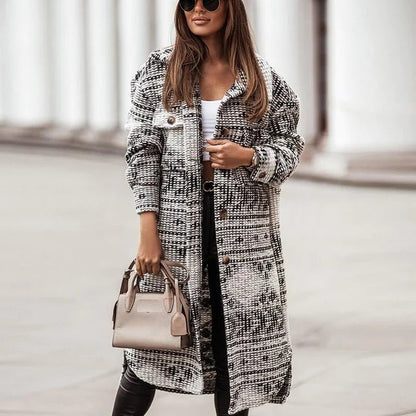 Schwarzer Retro-Mantel mit Muster - Clara