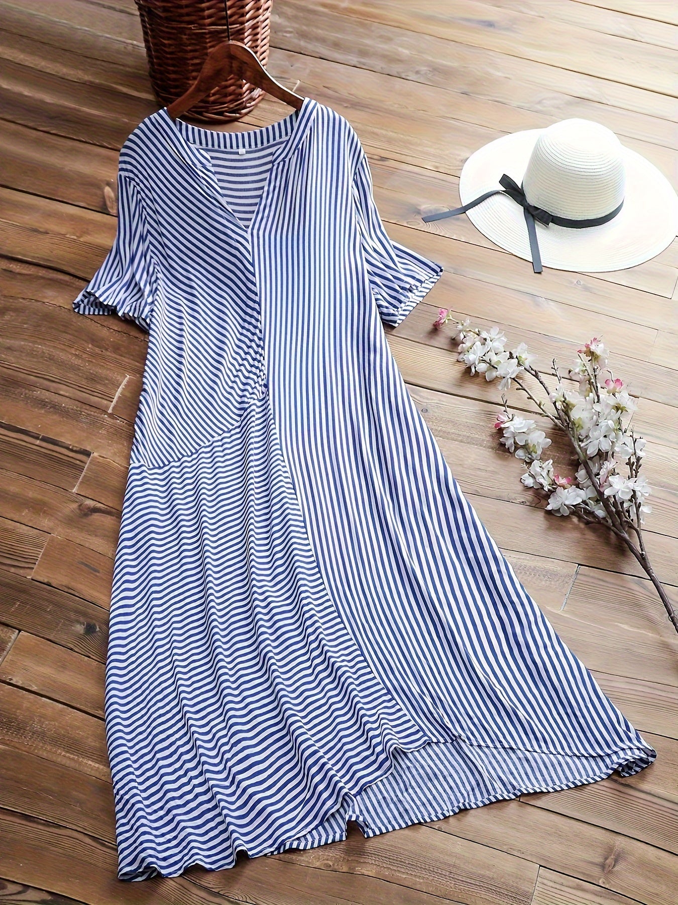 Blaues Midi-Streifenkleid - Clara