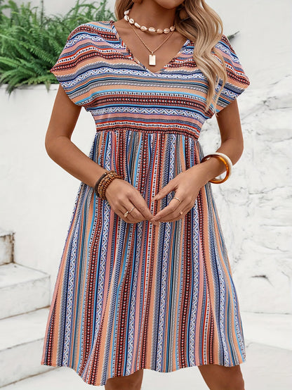 Sepiafarbenes Streifen-V-Ausschnitt-Kleid - Maya