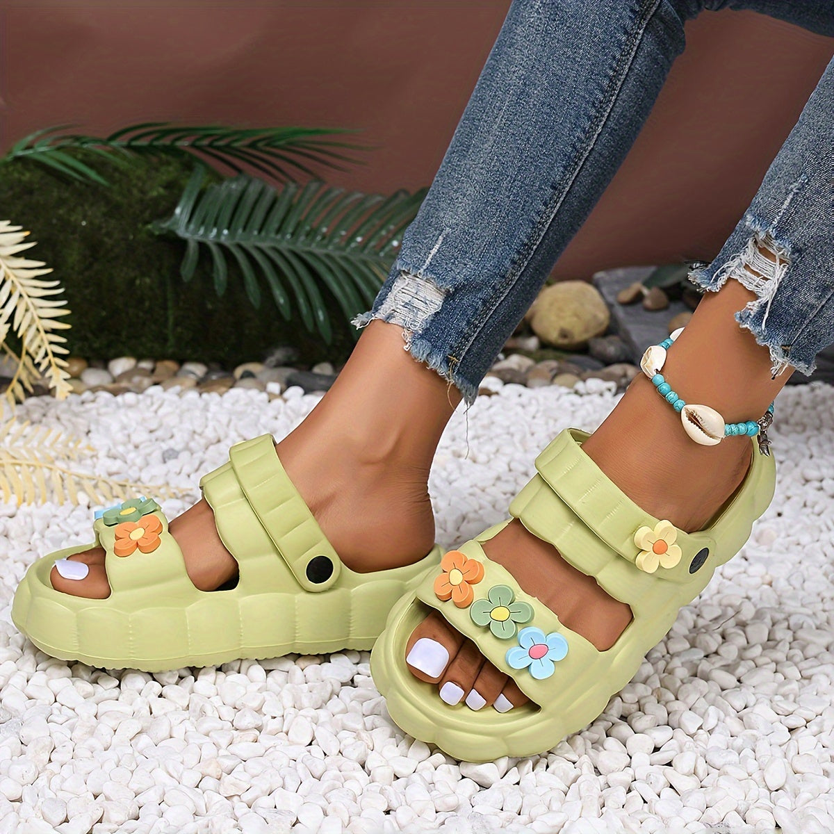 Weiße Blumensandalen – Lara