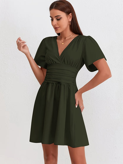 Olivgrünes Kleid mit Raffung - Clara