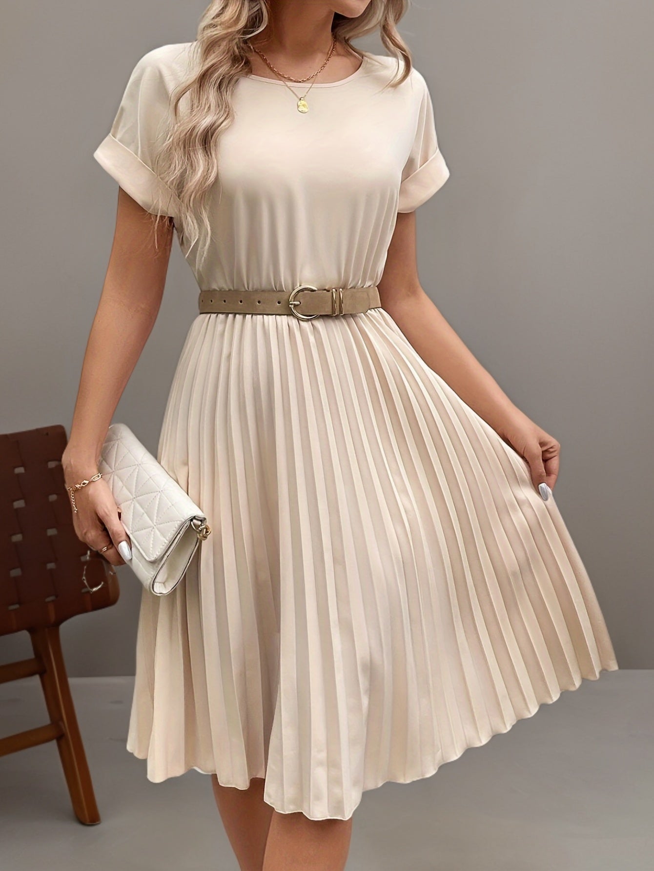 Apricotfarbenes Plissee-Midi-Kleid - Amelie