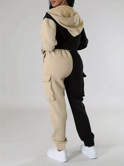Trendiger Color-Blocking Zweiteiler mit Kapuze