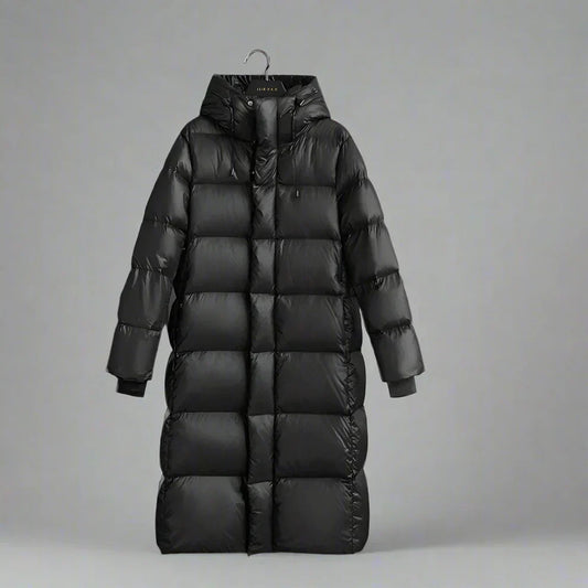 Langer damen-wintermantel mit kapuze und steppung - damen