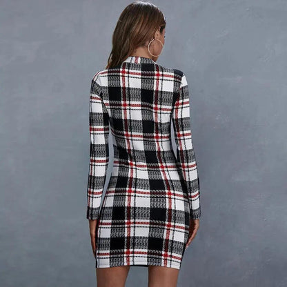 Kariertes Kleid – Kurvenbetontes Design