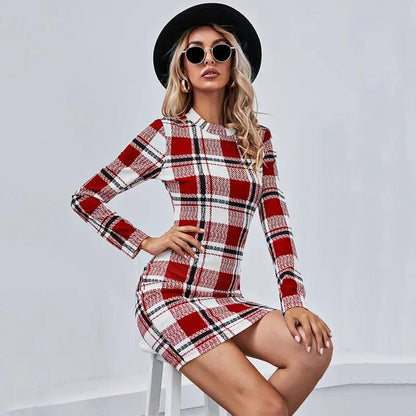 Kariertes Kleid – Kurvenbetontes Design