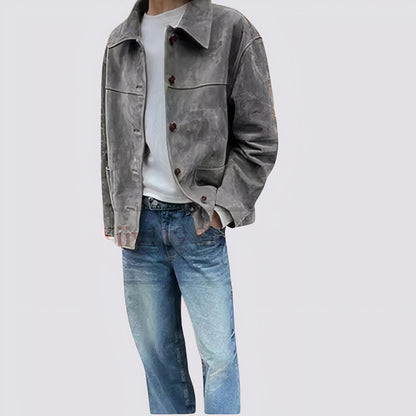 Vintage Wildlederjacke aus weichem Wildleder mit Knopfverschluss und lockerer Silhouette, ideal für lässige und Retro-inspirierte Looks.