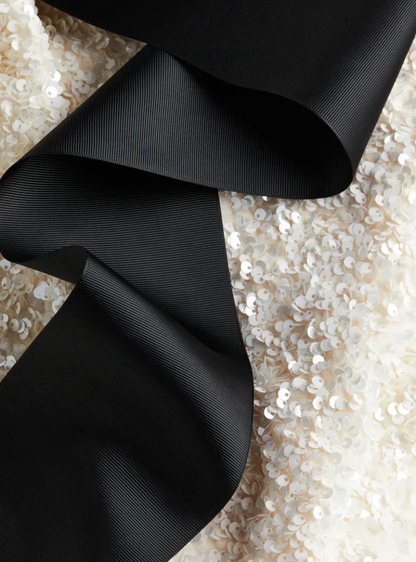 Glitzernder Cocktailrock – Glamour & Komfort