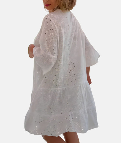 Charmantes Midikleid mit Lochstickerei und Trompetenärmeln