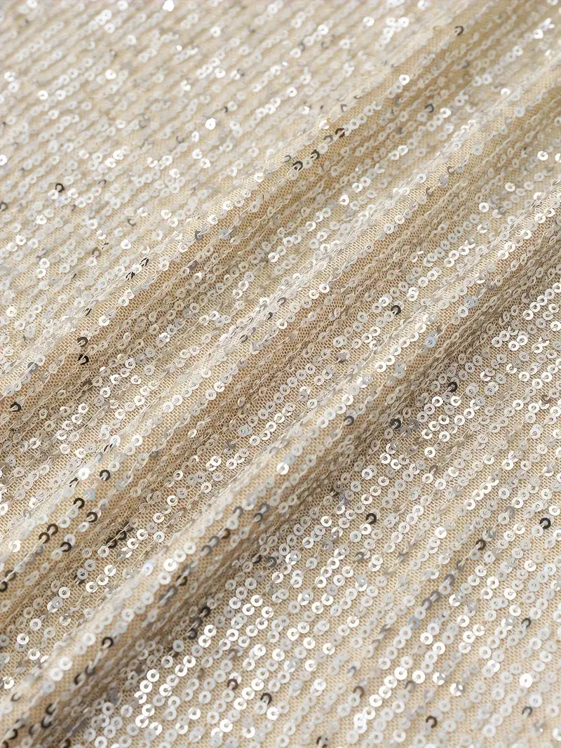 Glänzendes One-Shoulder-Minikleid für den Abend