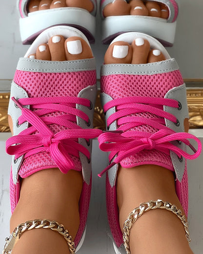 Frischer Trendkick: Atmungsaktive Sneaker-Sandalen