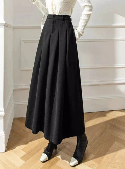 Eleganter Faltenrock im Maxi-Stil