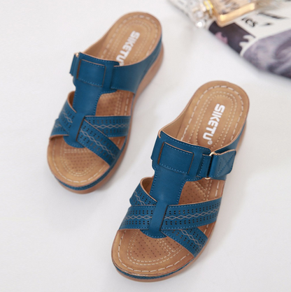 Komfortable Damen-Sandalen mit geflochtenem Design und Klettverschluss