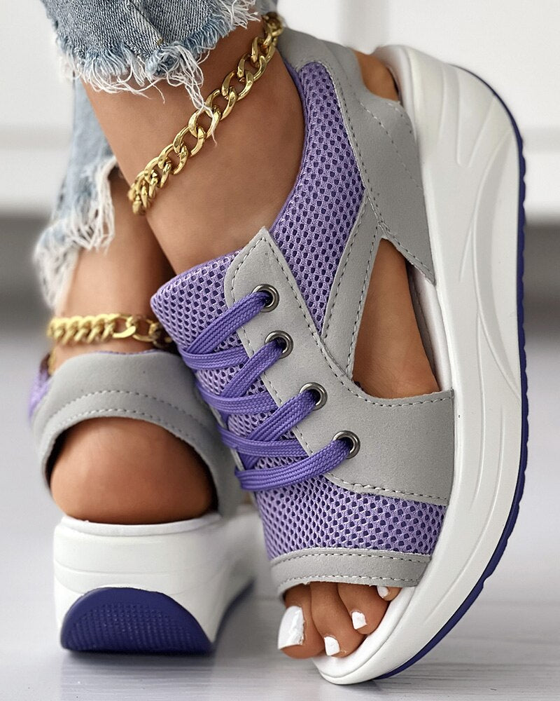 Frischer Trendkick: Atmungsaktive Sneaker-Sandalen